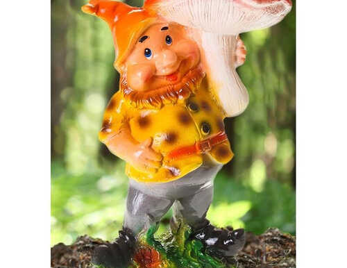 Садовая фигура "Гном под грибом" оранжевый колпак, серые штаны