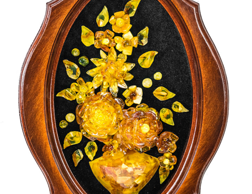 Эффектное декоративное панно из натурального янтаря «Ваза с цветами» 31 х 22 см